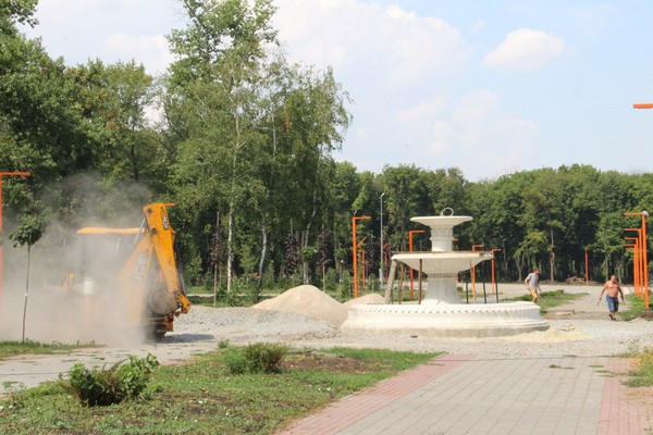 В парке «Юбилейный» в Покровске появились новые достопримечательности