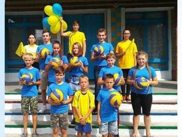 В Кураховке прошли торжества по случаю Дня Государственного Флага Украины