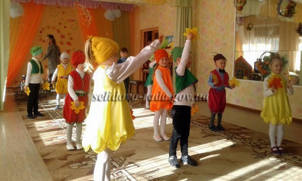 В Украинске для детей устроили яркий осенний праздник
