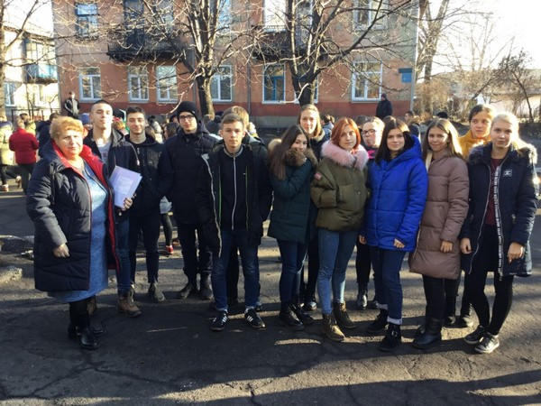 В Новогродовке спасатели эвакуировали учащихся из здания школы