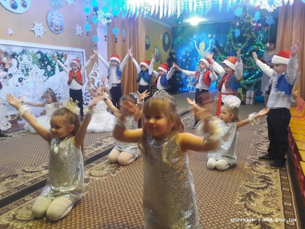 В Горняке детям подарили новогоднюю сказку