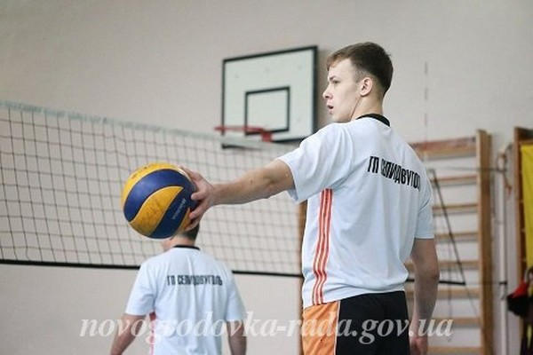Волейболисты из Новогродовки заняли третье место на Рождественском кубке в Покровске