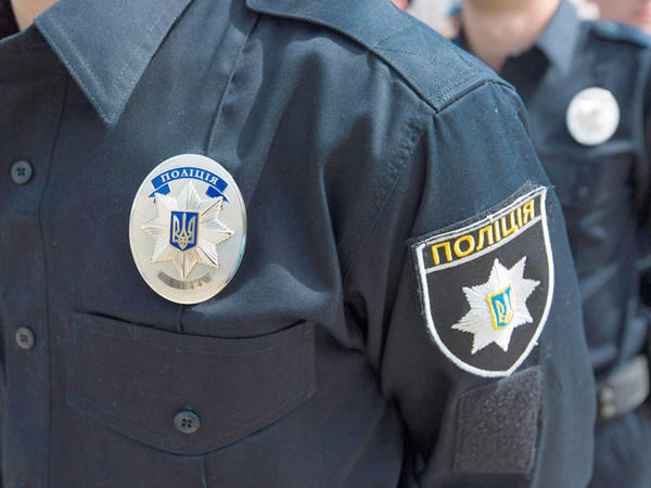 В Покровске полицейские задержали получателя посылки с наркотиками