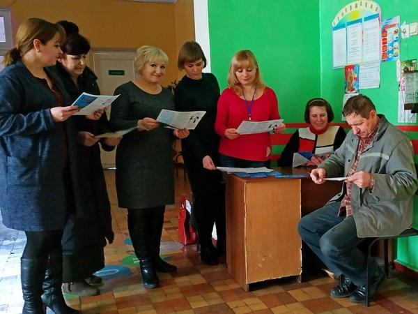 В Новогродовке родителей учат, как выбрать будущую профессию для своих детей