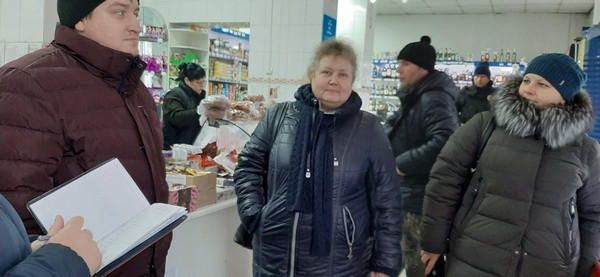В Новогродовке провели профилактический рейд по торговым точкам города