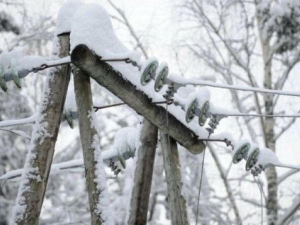 Из-за непогоды часть жителей Селидово, Горняка и Украинска остались без электроснабжения