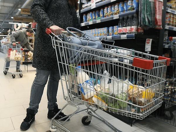 Из-за эпидемии коронавируса в магазинах Покровска ввели ограничение на количество покупателей
