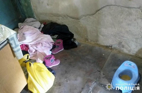 Полицейские показали, в каких ужасных условиях живут некоторые дети в Гродовке