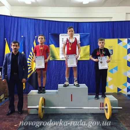 Тяжелоатлет из Новогродовки завоевал «бронзу» на чемпионате области