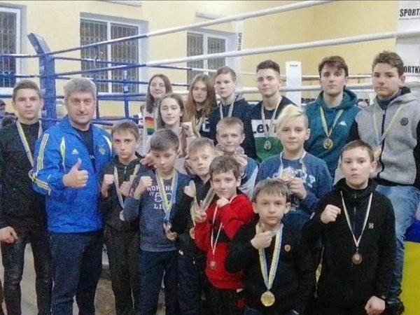 Бойцы из Новогродовки успешно выступили на открытом чемпионате Донецкой области по кикбоксингу
