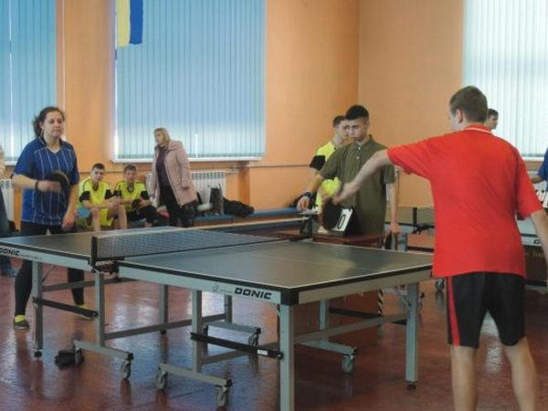 Команда Селидовского профлицея заняла второе место на турнире по настольному теннису в Покровске