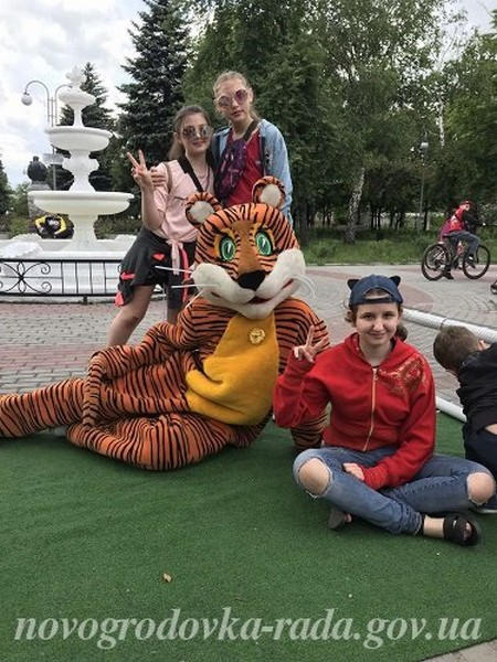 Маленьким жителям Новогродовки устроили необычный праздник ко Дню защиты детей