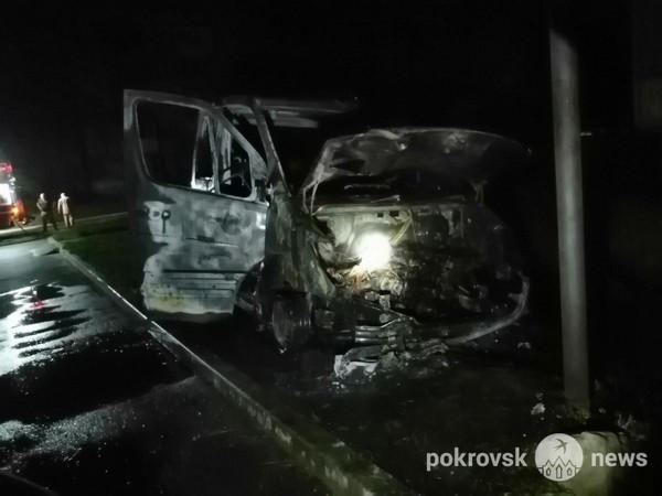 Ночью в Покровске сгорел грузовик