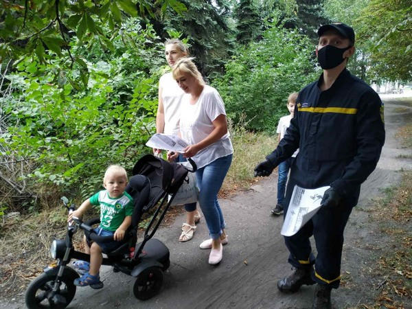 Жителям Украинска напомнили правила безопасного отдыха