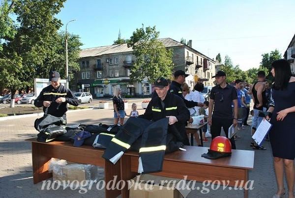 В Новогродовке спасатели устроили для детей незабываемый праздник