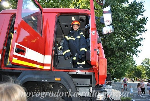 В Новогродовке спасатели устроили для детей незабываемый праздник