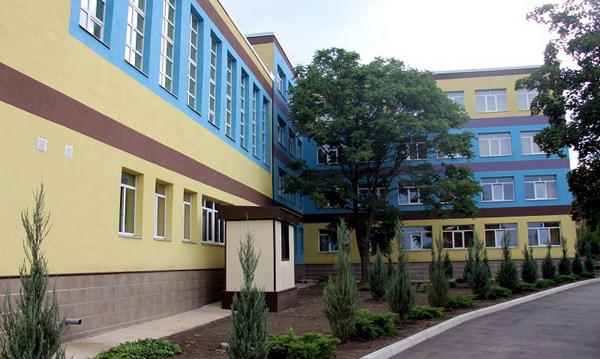Как выглядит опорная школа в Селидово на завершающем этапе капитального ремонта