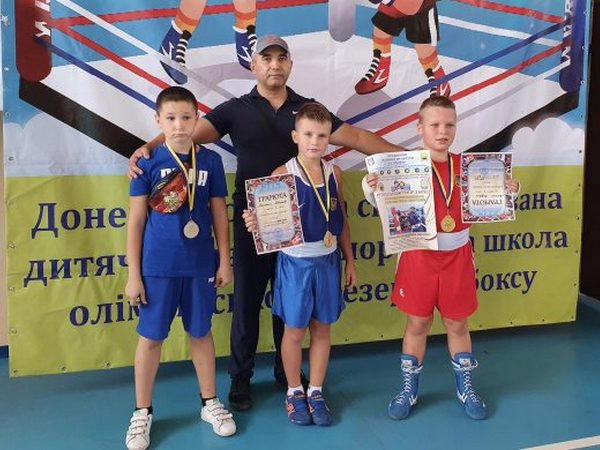 Юные боксеры из Покровска завоевали «золото» на региональном турнире