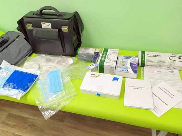 Селидовским амбулаториям передали новое медицинское оборудование