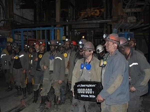 Горняки шахты 1-3 «Новогродовская» добыли 1 миллион тонн угля