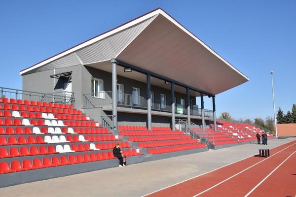 В Селидово после реконструкции торжественно открыли стадион «Шахтер»