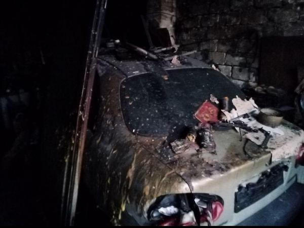 В Покровске сгорел гараж, внутри которого находился автомобиль