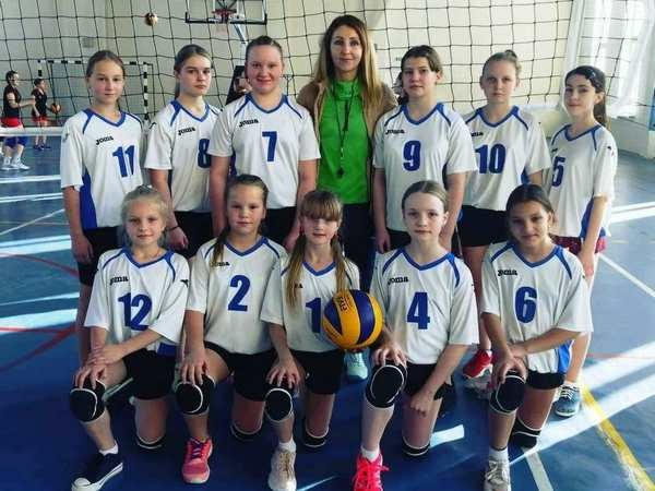 Юные волейболистки из Покровска заняли второе место на чемпионате Донецкой области