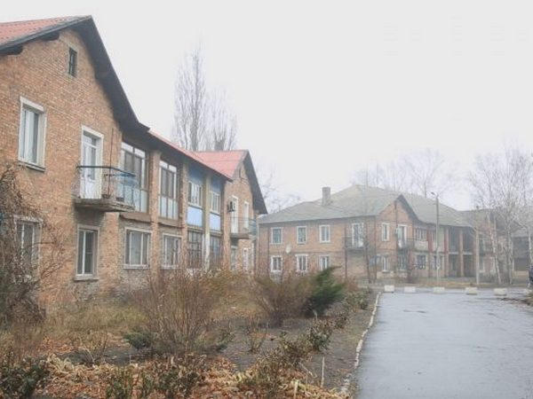 Как жители Новогродовки выживают в коммунальном «аду»