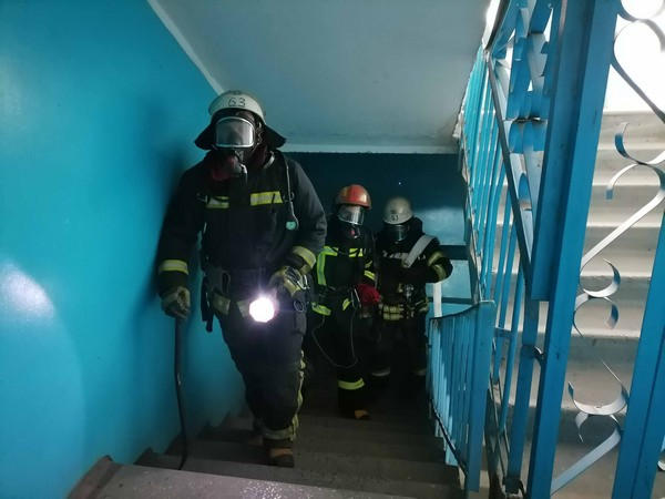В Селидово спасатели погасили «пожар» в здании «Укртелекома»