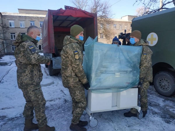 В Селидово доставили оборудование для выхаживания недоношенных детей