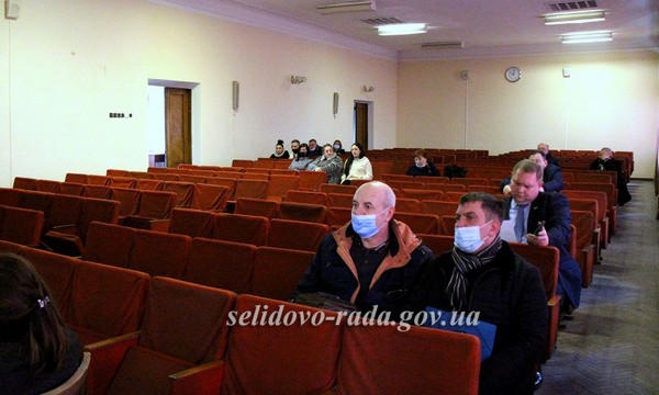Депутаты не явились на сессию горсовета, на которой должны были рассматривать вопрос о недоверии мэру Селидово