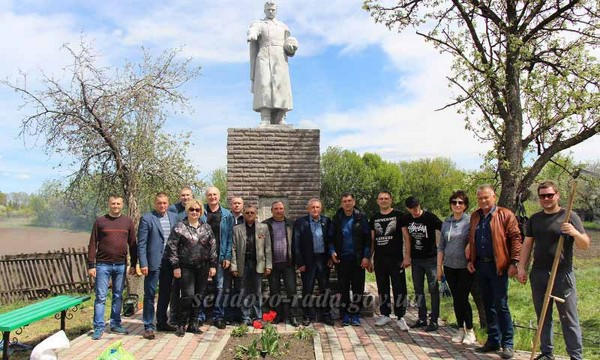В Селидовской громаде почтили память героев Второй мировой войны