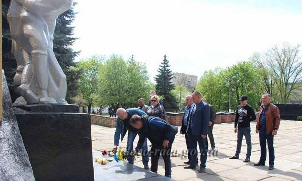 В Селидовской громаде почтили память героев Второй мировой войны