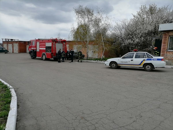 Спасатели оперативно погасили «пожар» на газовой заправке в Селидово