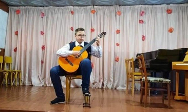 Юные гитаристы из Украинска занимают призовые места на областных и международных конкурсах