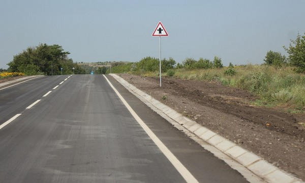 Как выглядит новая дорога из Селидово в Украинск стоимостью более 65 миллионов гривен