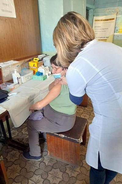 Жители Селидово, Горняка и Украинска могут вакцинироваться на почте