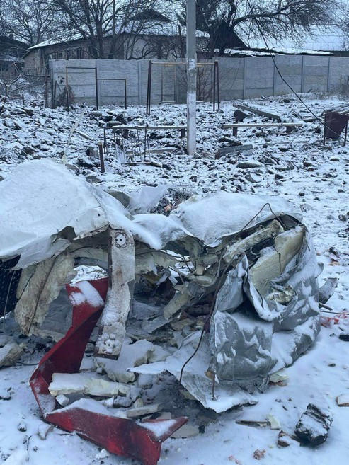 Гірник та Курахівка зазнали ракетних ударів: пошкоджено будинки, зруйновано вщент магазин
