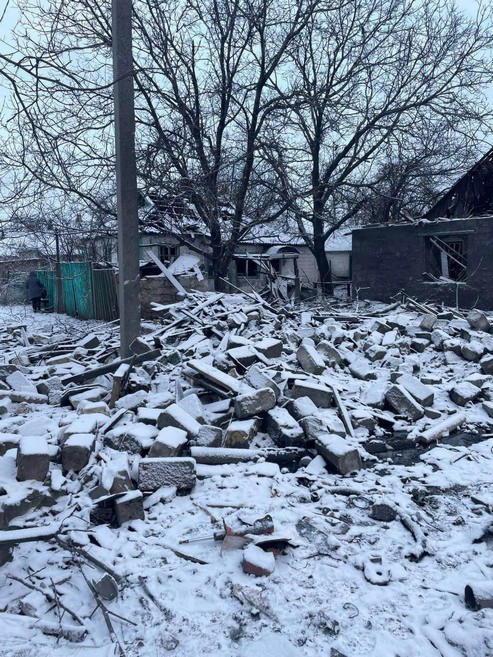 Гірник та Курахівка зазнали ракетних ударів: пошкоджено будинки, зруйновано вщент магазин