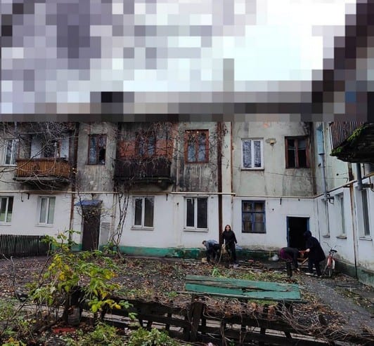 По Українську завдано удару авіаційною ракетою: пошкоджено 4 багатоповерхівки та 5 адмінбудівель