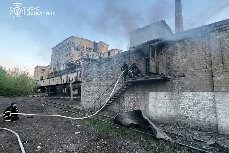 Селидово и Украинск уничтожают ракетами «С-300» и авиабомбами: ранен мужчина, разрушена критическая инфраструктура