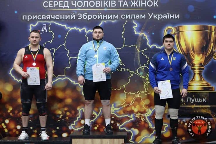 Тяжелоатлет из Селидовской громады завоевал 3 «золотые» медали и установил два рекорда на Кубке Украины